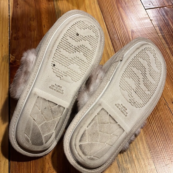 Slippers - Picture 4 of 4